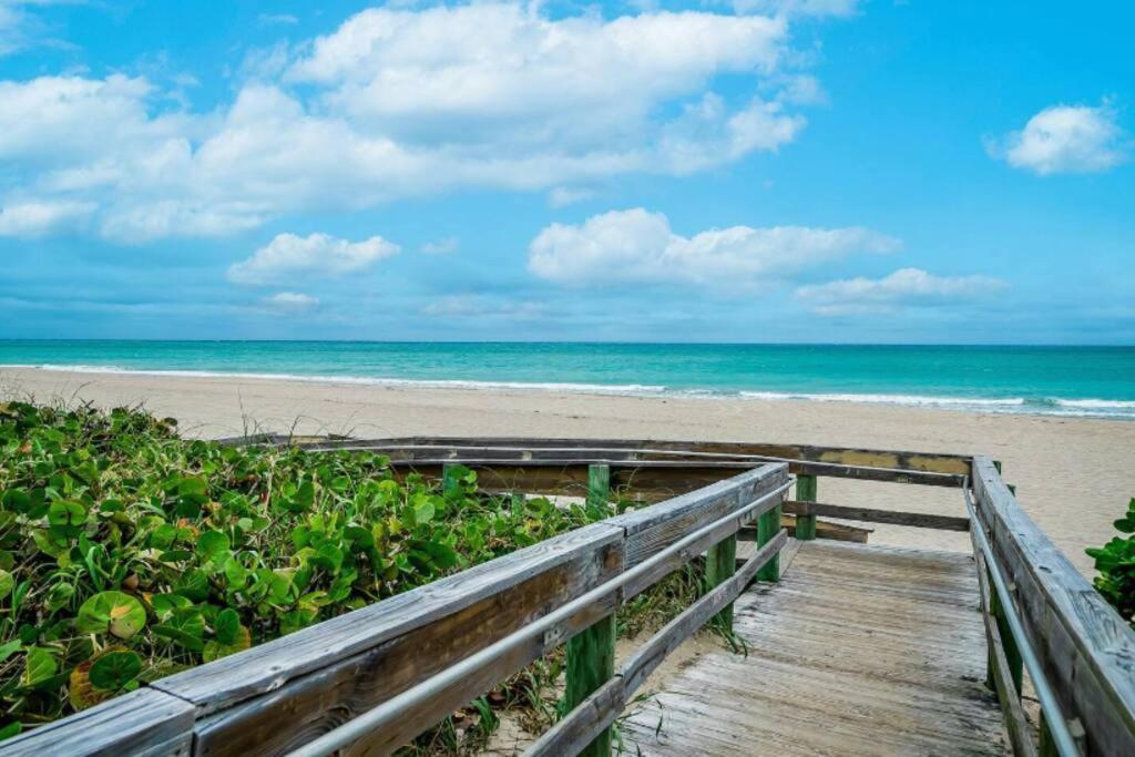 Dog Friendly Condo With Beach Access, Hot Tub, Firepit Уест Палм Бийч Екстериор снимка